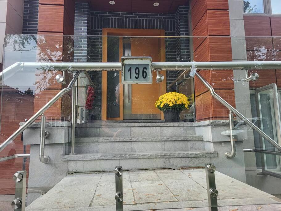 Toronto Modern House Apartment Bagian luar foto