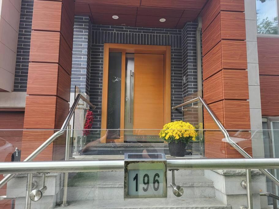 Toronto Modern House Apartment Bagian luar foto