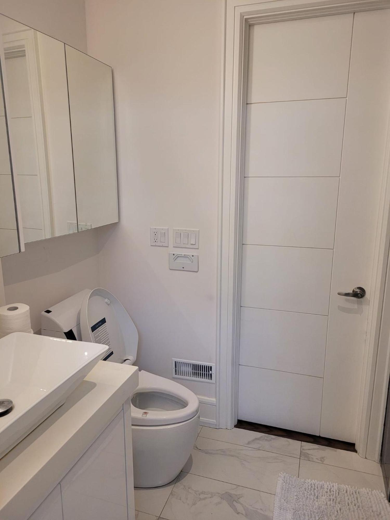 Toronto Modern House Apartment Bagian luar foto